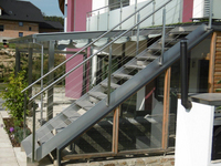Treppe und Gländer aus Nirosta