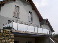 Terrassengeländer und Französische Fenster aus Edelstahl